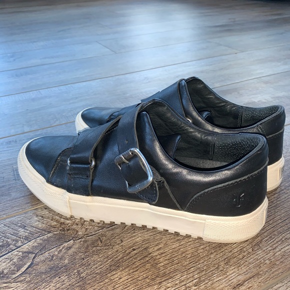 Frye Womens Gia Moto Low Sneaker